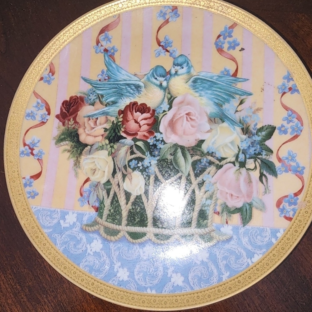 Gloria Vanderbilt Passion in Bloom Plate